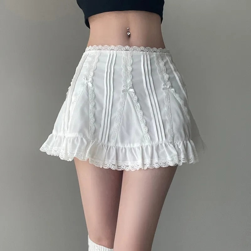 Blackpink Lisa Inspired Y2K White Lace Pleated Mini Skirt for Coquette Aesthetic Outfits