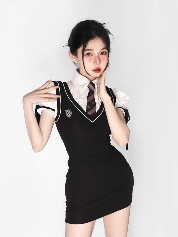 Chic Classic Schoolgirl Outfit: Y2K Aesthetic Preppy Style with Cute Accessories