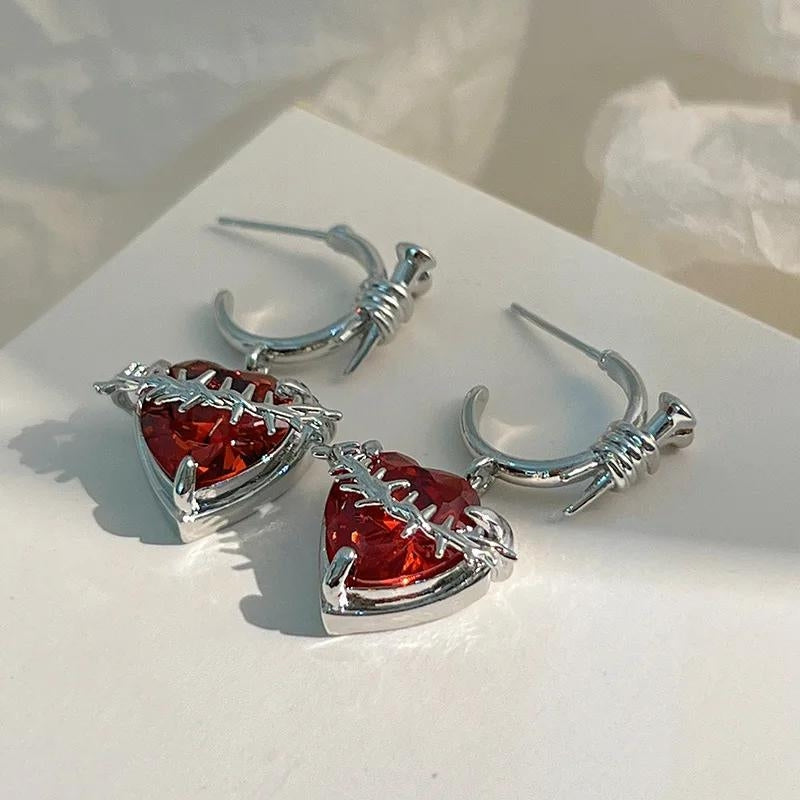 Gothic Barbed Heart Earrings - Edgy Grunge Aesthetic Jewelry for Alternative Fashion