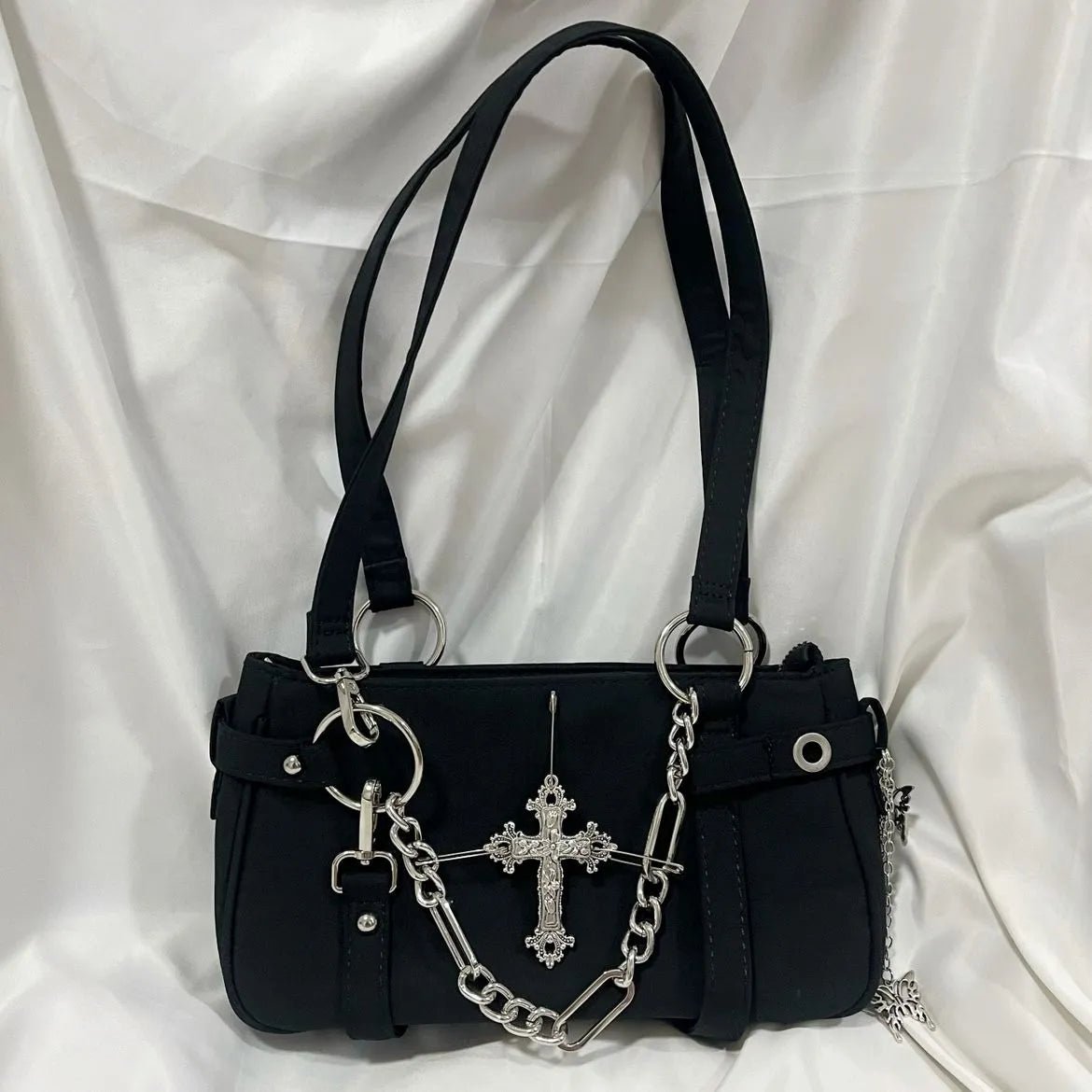 Gothic Shoulder Bag with Metal Accents - Edgy Punk Aesthetic for Unique Style