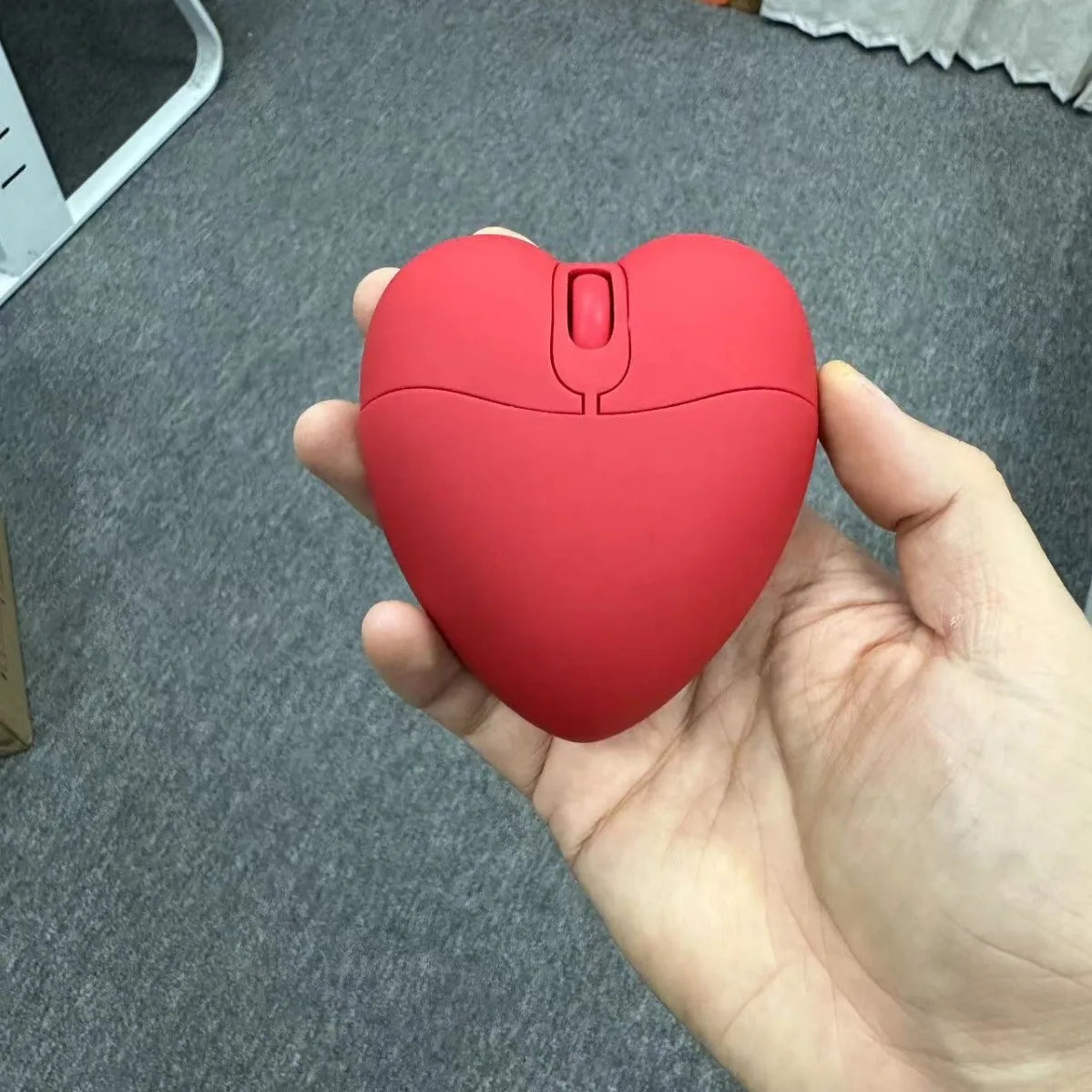 Kawaii Heart-Shaped Wireless Mouse for Cute Aesthetic Lovers and Y2K Fashion Enthusiasts