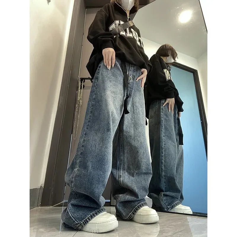 Retro Y2K Oversized Denim Jeans for a Chic Grunge Aesthetic Look