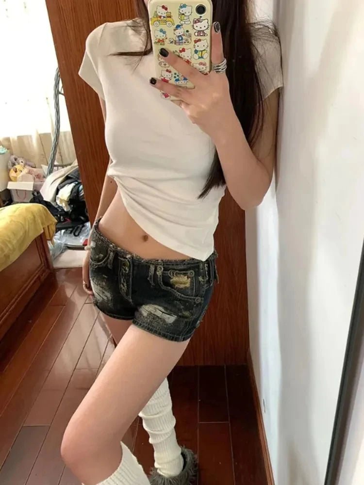 Trendy Y2K Jean Shorts for Stylish Outfits - Embrace Vintage Aesthetic Fashion