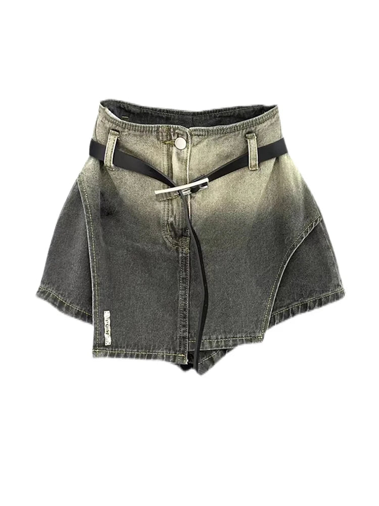 Trendy Y2K Wide Denim Shorts for a Chic Grunge Aesthetic Look