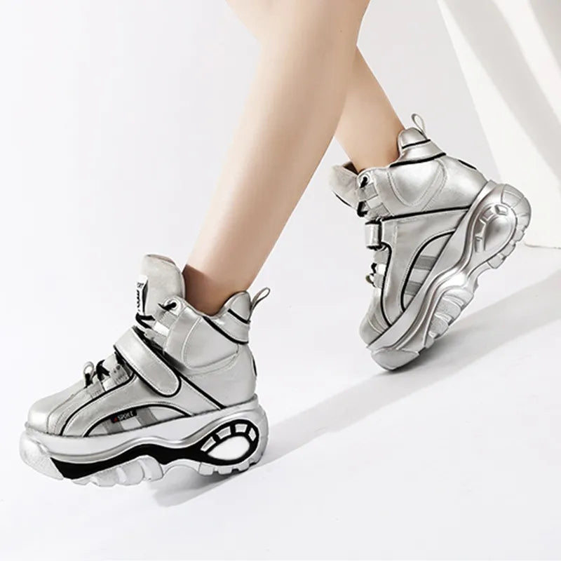 Y2K Chunky Platform Sneakers for Retro Aesthetic Outfits and Grunge Style Looks